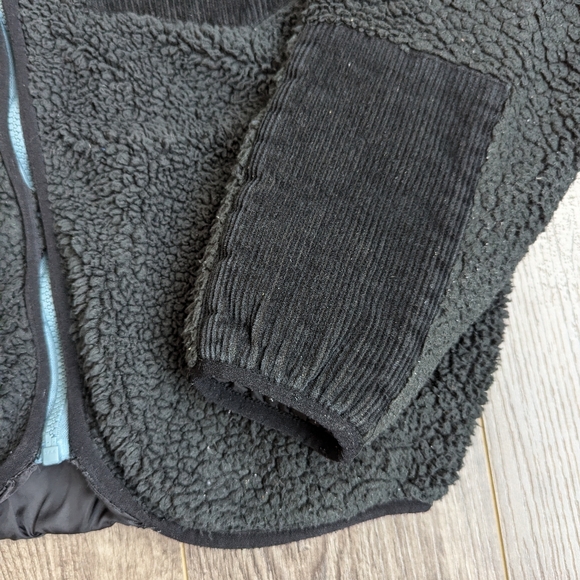 Urban Outfitters Cozy Black Sherpa Teddy Jacket - Picture 11 of 12